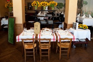 Der Tisch von Van Gogh im Grand Hotel Les Trois Rois
